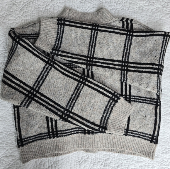 Moon & Madison Wool Blend Plaid Cardigan - Picture 9 of 12